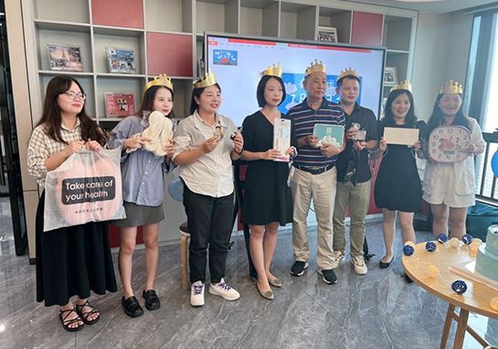 欢乐之蓝，起头开放